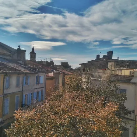 Place De La Roquette, Centre Historique *